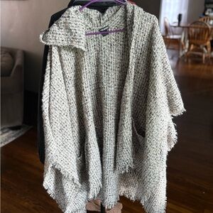 Chic & Soft Hooded Poncho